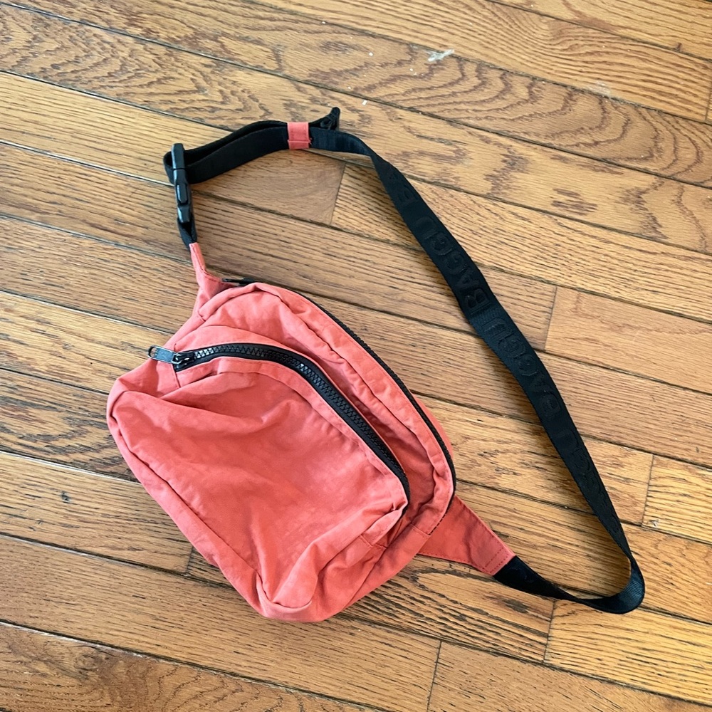 BAGGU fanny pack